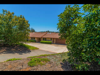 4341 Los Vecinos, Fallbrook, CA 92028-9450