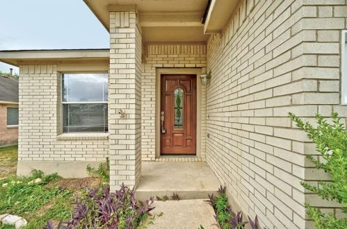 133 Star Of Texas Dr, Uhland TX  78640-5290 exterior