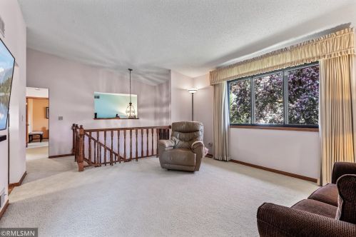 600 Donegal Cir, Saint Paul MN  55126-4715 exterior