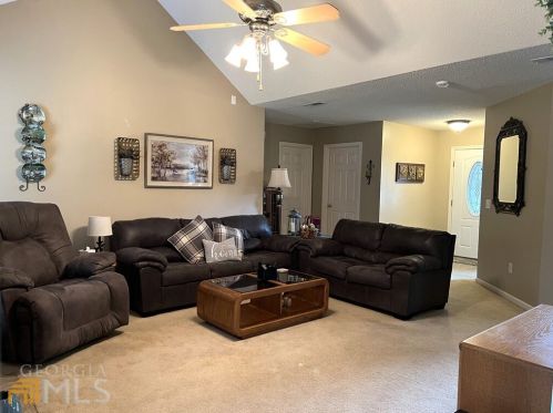 82 Julie Ln, Midway, GA 31320-3209