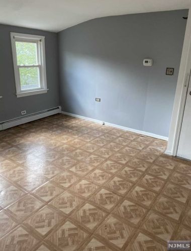 341 Diamond Bridge Ave, Paterson NJ  07506-1325 exterior
