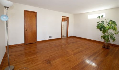215 Iroquois Rd, Hillside, IL 60162-1626