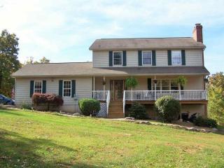 7023 Misty Mountain Ln, Keezletown, VA 22832-2222