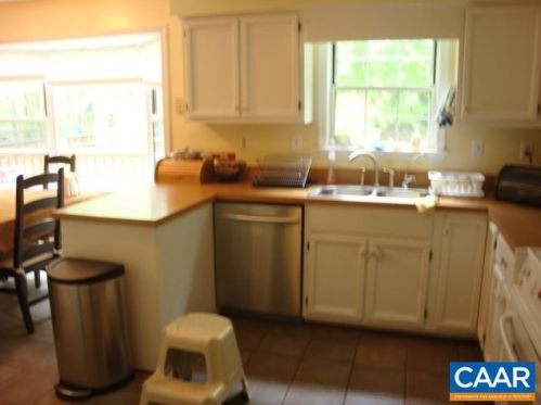2052 Whispering Woods Dr, Charlottesville VA  22911-7201 exterior
