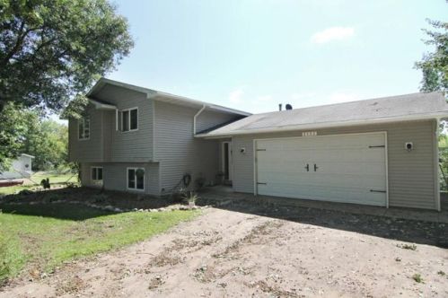 8402 Ryan Lake Dr, Stacy, MN 55079-9629
