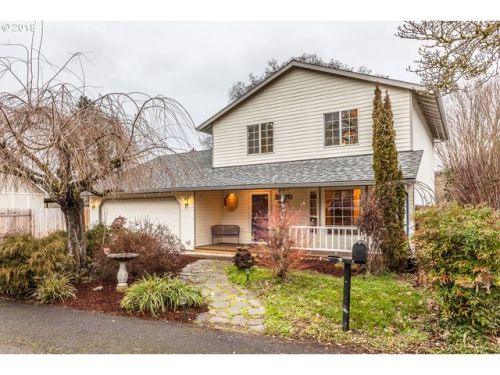 18470 Woodcock Ave, Portland, OR 97267-6647