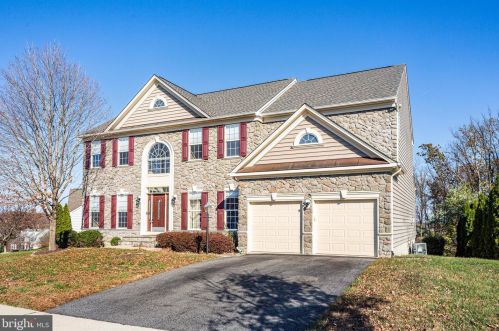 1013 Kensington Cir, Fredericksburg, VA 22401-8002