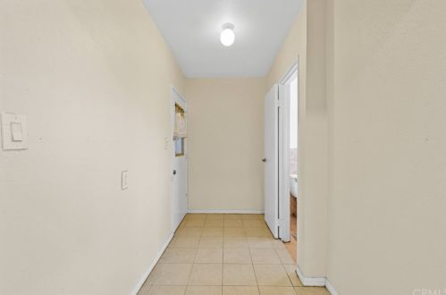 526 Buttonwood St, Anaheim CA  92805-2225 exterior