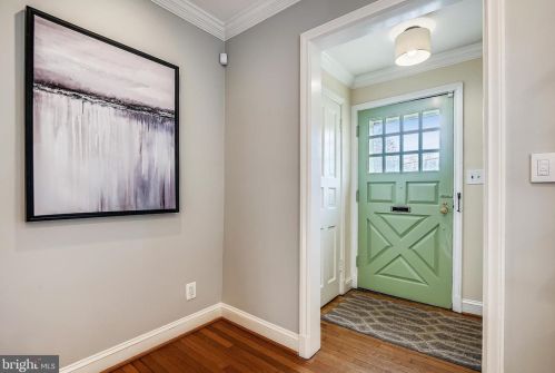 9103 1st Ave, Silver Spring, MD 20910-2165