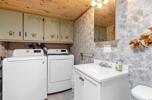 180 Dorothy Dr, Torrington CT  06790-4211 exterior