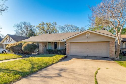 1916 Sandy Ln, Irving, TX 75060-5637