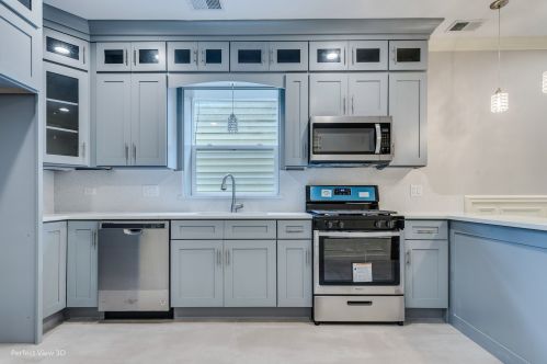 952 Springfield Ave, Chicago, IL 60624-4023