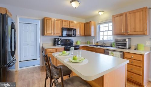 19 Creek Ln, Ephrata, PA 17522-8837