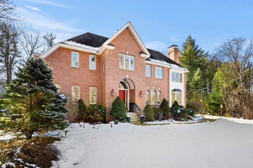 1 Lamb Rd, Nashua, NH 03062-2201