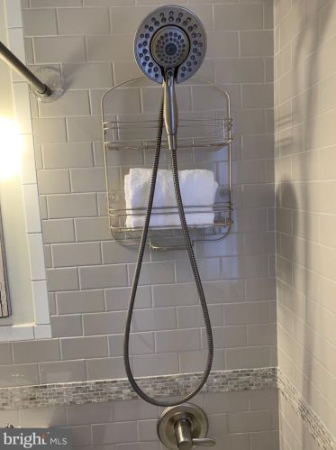 9407 Colesville Rd, Silver Spring MD 20901-4819 exterior