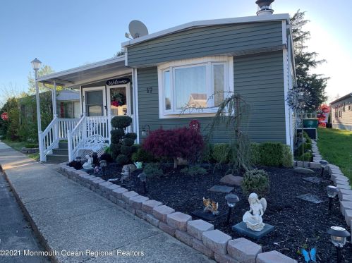 17 Southwind Cir, Jackson Twp, NJ 08527-2822