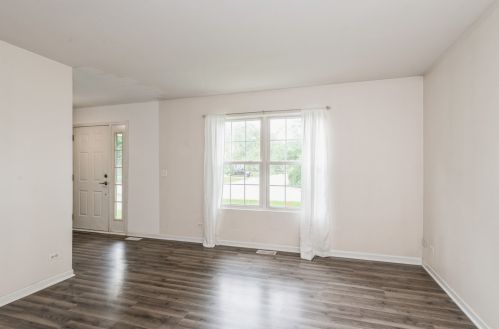 361 Creekside Ln, Antioch, IL 60002-2421