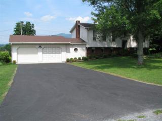 180 Orchard Rd, Cosby, TN 37722-2912