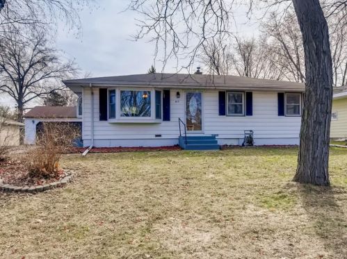 617 Esther Ln, Saint Paul, MN 55125-1115