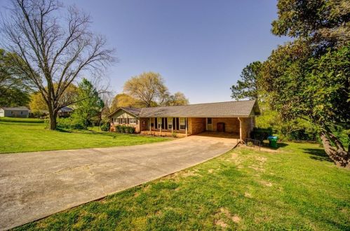 2498 Northview Dr, Austell, GA 30106-3512
