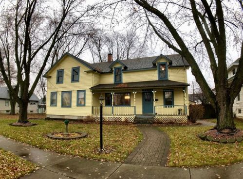 158 Oak St, Manteno, IL 60950-1233