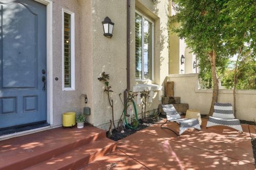 879 Neal Cmns, San Jose, CA 95128-3371