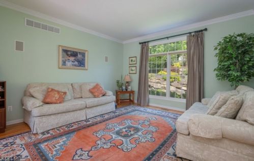 33 Roc Etam Rd, Dover NJ  07869-2427 exterior