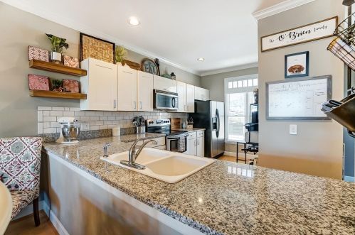 2112 Alpine Pl, Cincinnati OH  45211-3528 exterior