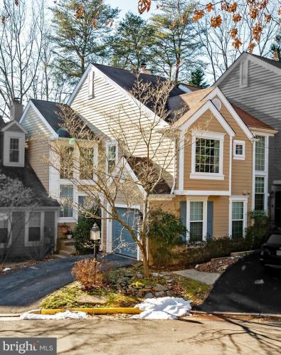 11747 Arbor Glen Way, Herndon, VA 20194-1580