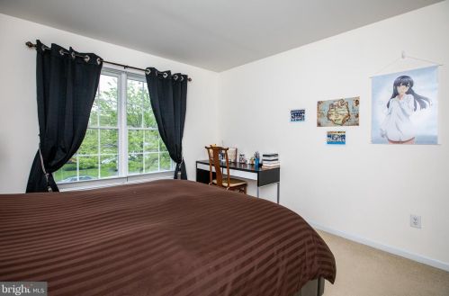 9 Nestlewood Way, Princeton NJ  08540-6132 exterior