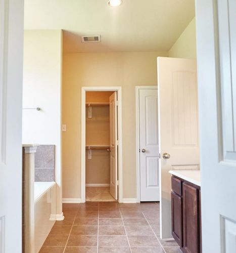 9099 Red Stag Ln, Conroe TX  exterior