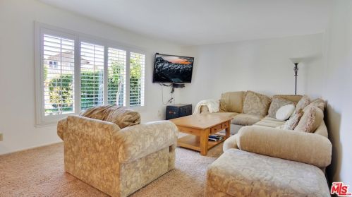 5665 Medeabrook Pl, Calabasas, CA 91301-1510