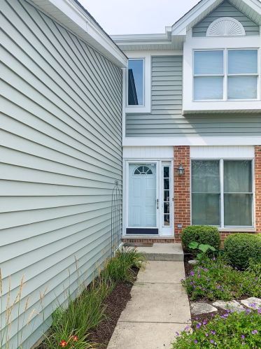 722 Daybreak Ln, Carol Stream IL  60188-3600 exterior