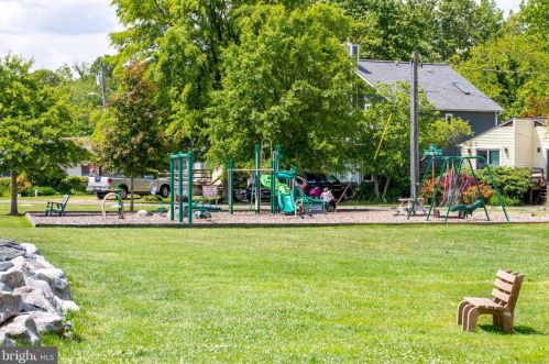 1217 Pine Ave, Shady Side MD 20764-9575 exterior