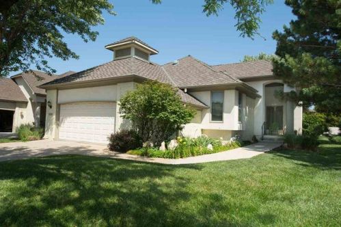 7426 Champions Cir, Wichita, KS 67226-3538