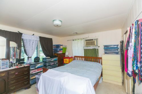 831 Hind Iuka Dr, Honolulu HI  96821-1727 exterior