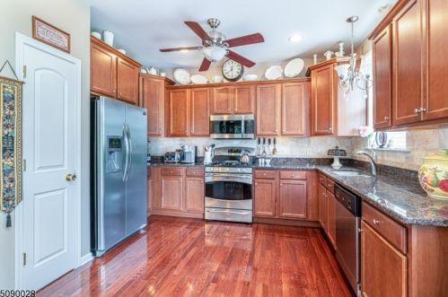 28 Junegrass Way, Hackettstown NJ  07840-4539 exterior