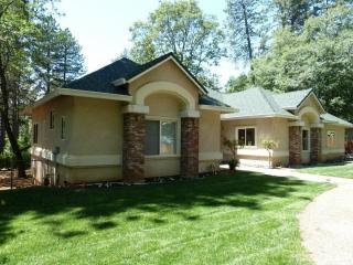 5675 Cherry Ln, Paradise, CA 95969-5526
