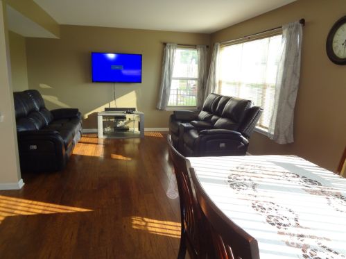 684 Boathouse Rd, Pingree Grove IL  60140-2090 exterior