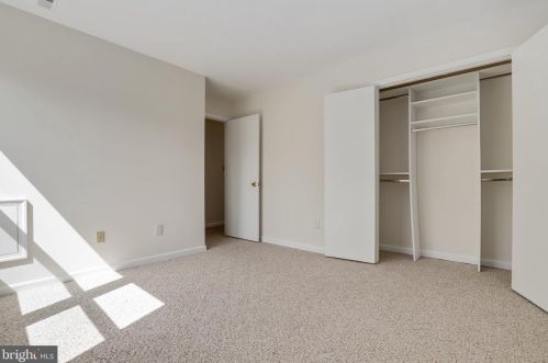 125 Snowy Owl Dr, Silver Spring MD 20901-1656 exterior