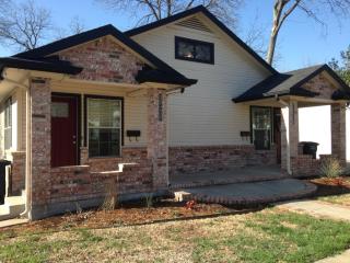 3717 El Campo Ave, Fort Worth TX  76107-4512 exterior