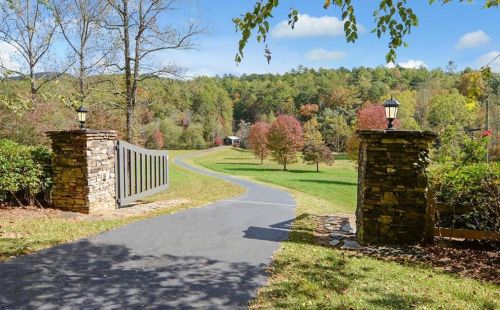 700 Watts Mill Rd, Clarkesville, GA 30523-1160