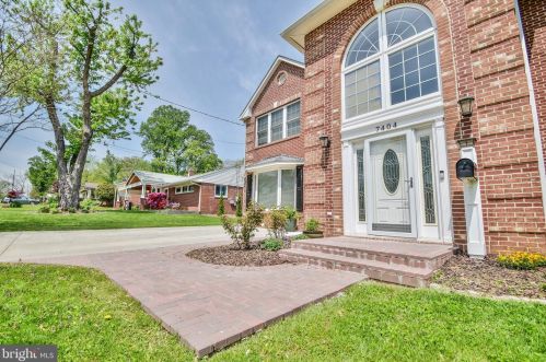 7404 Gresham St, Springfield, VA 22151-2909