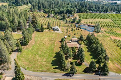 2209 Larsen Dr, Snowline Camp, CA 95709-9751