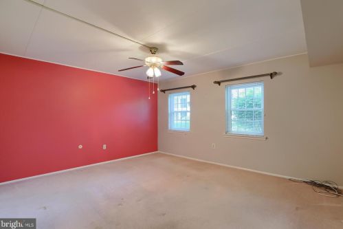 97 Valleybrook Dr, Lancaster PA  17601-4612 exterior