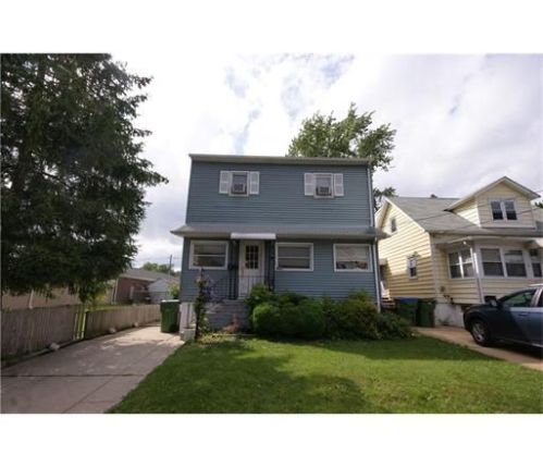 2 Vale St, Edison, NJ 08817-3403
