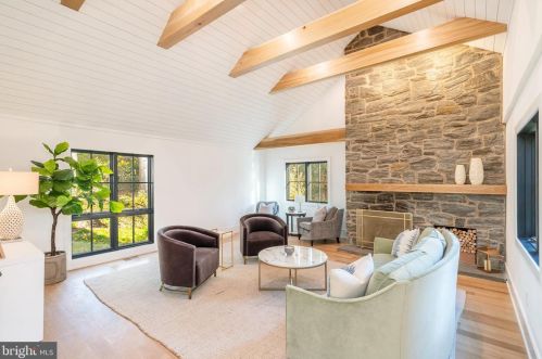 603 Gravers Ln, Philadelphia PA 19118-2806 exterior