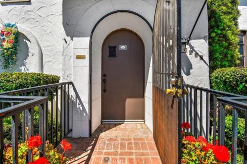 4675 Marmian Way, Riverside, CA 92506-2341