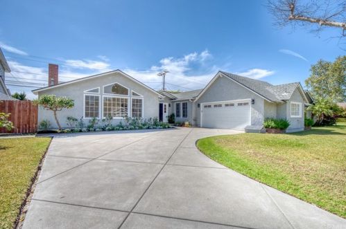 3152 Kempton Dr, Los Alamitos, CA 90720-4851