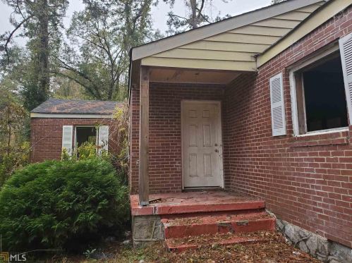 6654 Old Covington Rd, Lithonia, GA 30058-7655